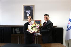 ASÜ İletişim Fakültesi Dekanlığına  Prof. Dr. Ercan Aktan atandı